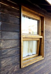 Habor Freight homemade camper trailer - staining the outside